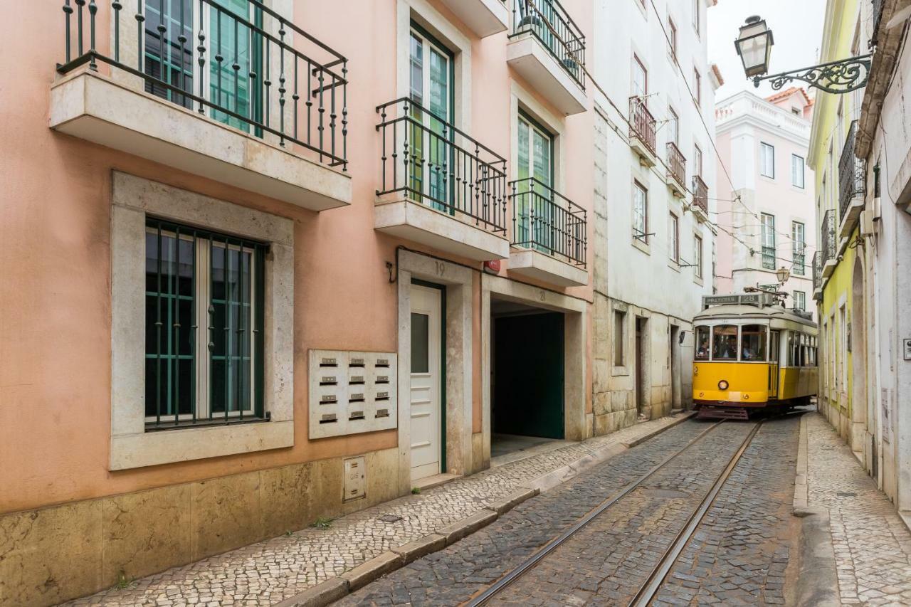 Alfama Modern Two-Bedroom Apartment W/ River View And Parking - By Lu Holidays 리스본 외부 사진